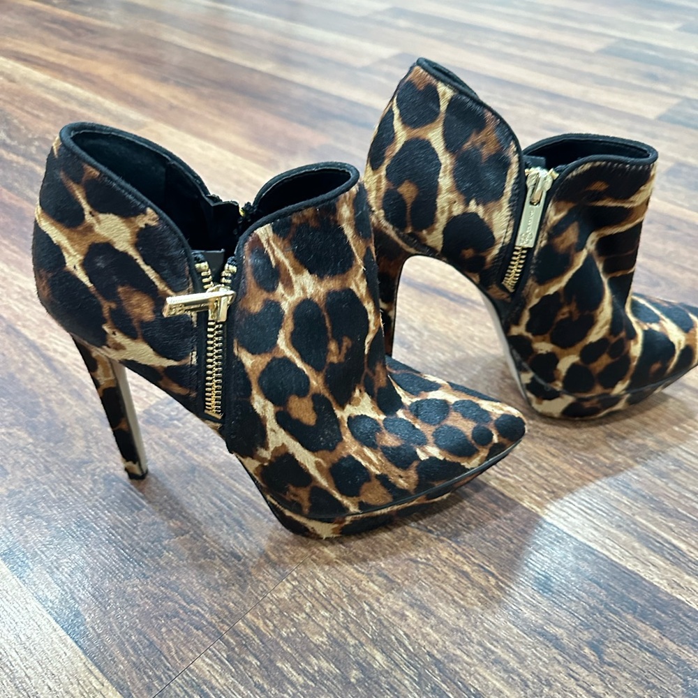 Jessica Simpson size 6 leopard 🐆 booties shoes